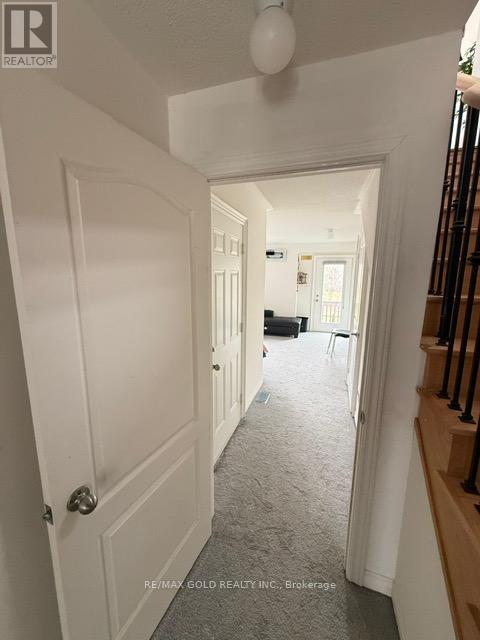 43 Queenpost Drive, Brampton, Ontario  L6Y 6L2 - Photo 10 - W12998022