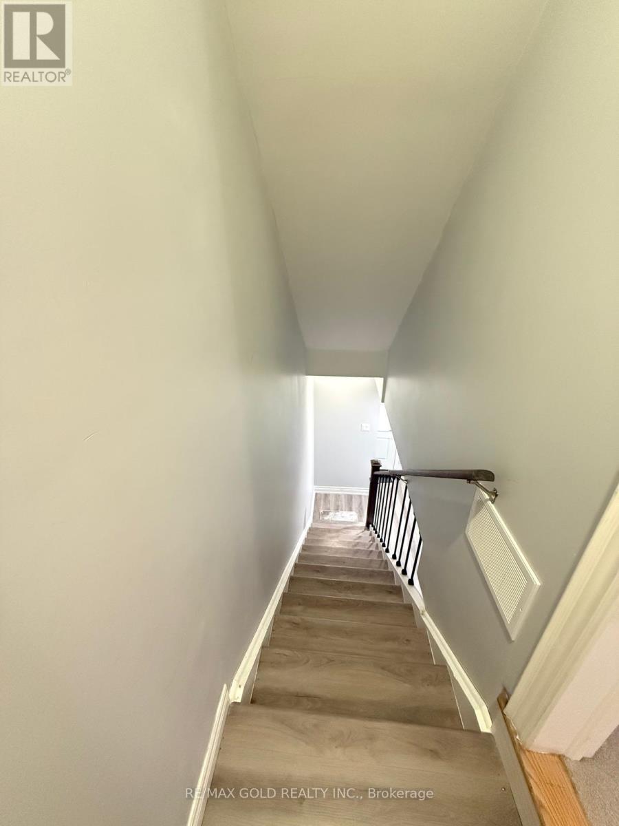 43 Queenpost Drive, Brampton, Ontario  L6Y 6L2 - Photo 18 - W12998022