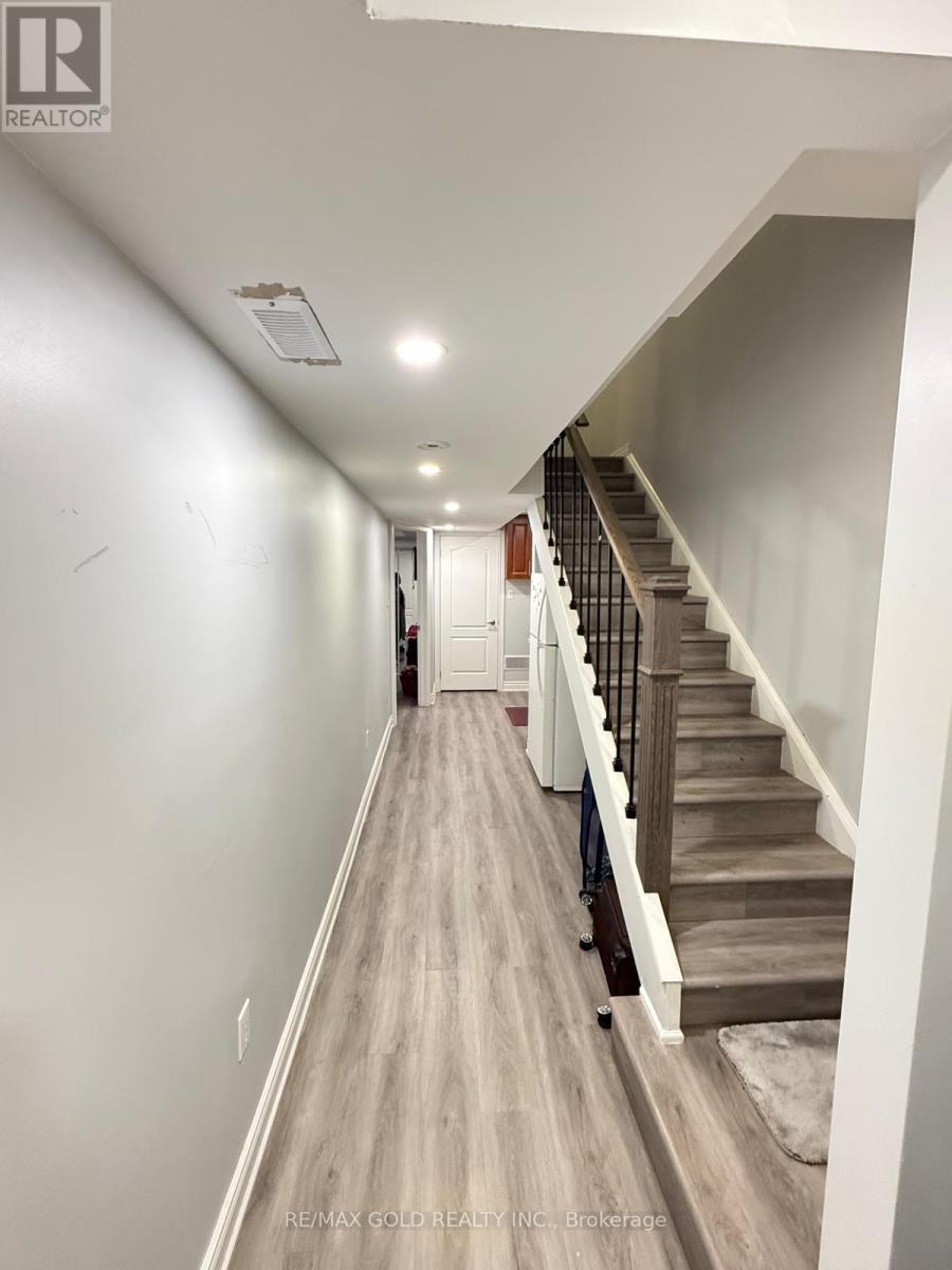 43 Queenpost Drive, Brampton, Ontario  L6Y 6L2 - Photo 20 - W12998022