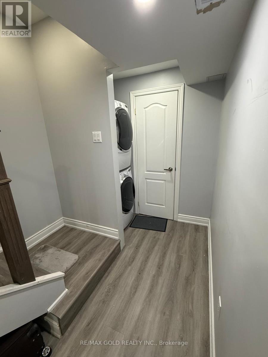 43 Queenpost Drive, Brampton, Ontario  L6Y 6L2 - Photo 22 - W12998022