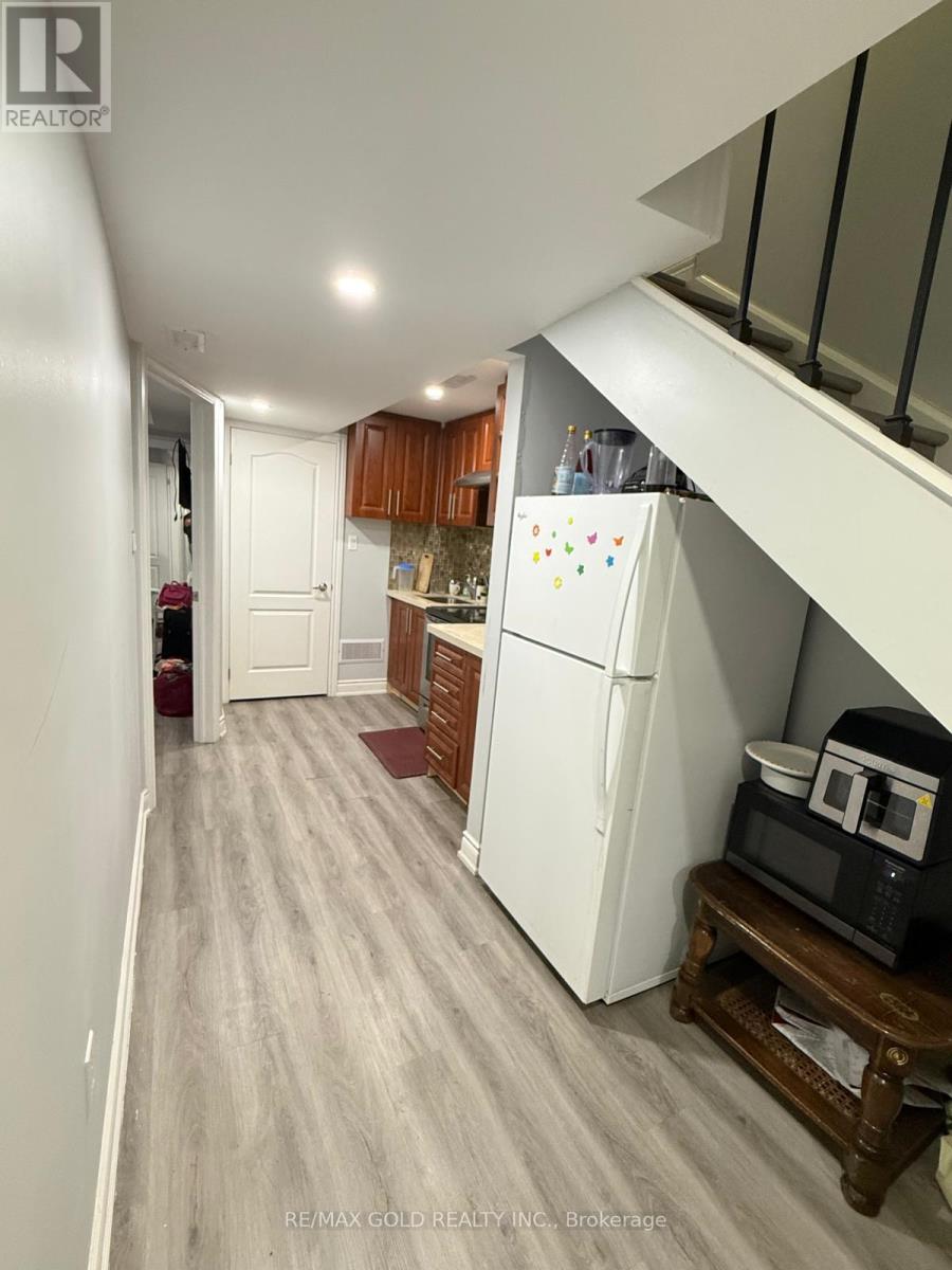 43 Queenpost Drive, Brampton, Ontario  L6Y 6L2 - Photo 23 - W12998022