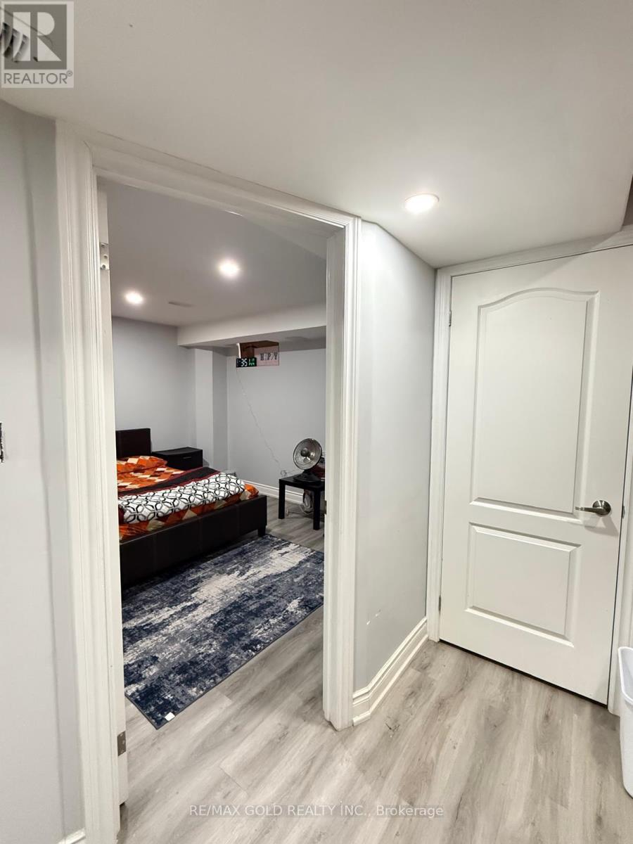 43 Queenpost Drive, Brampton, Ontario  L6Y 6L2 - Photo 24 - W12998022