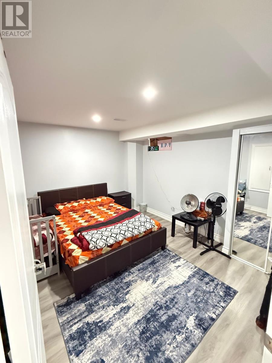 43 Queenpost Drive, Brampton, Ontario  L6Y 6L2 - Photo 25 - W12998022