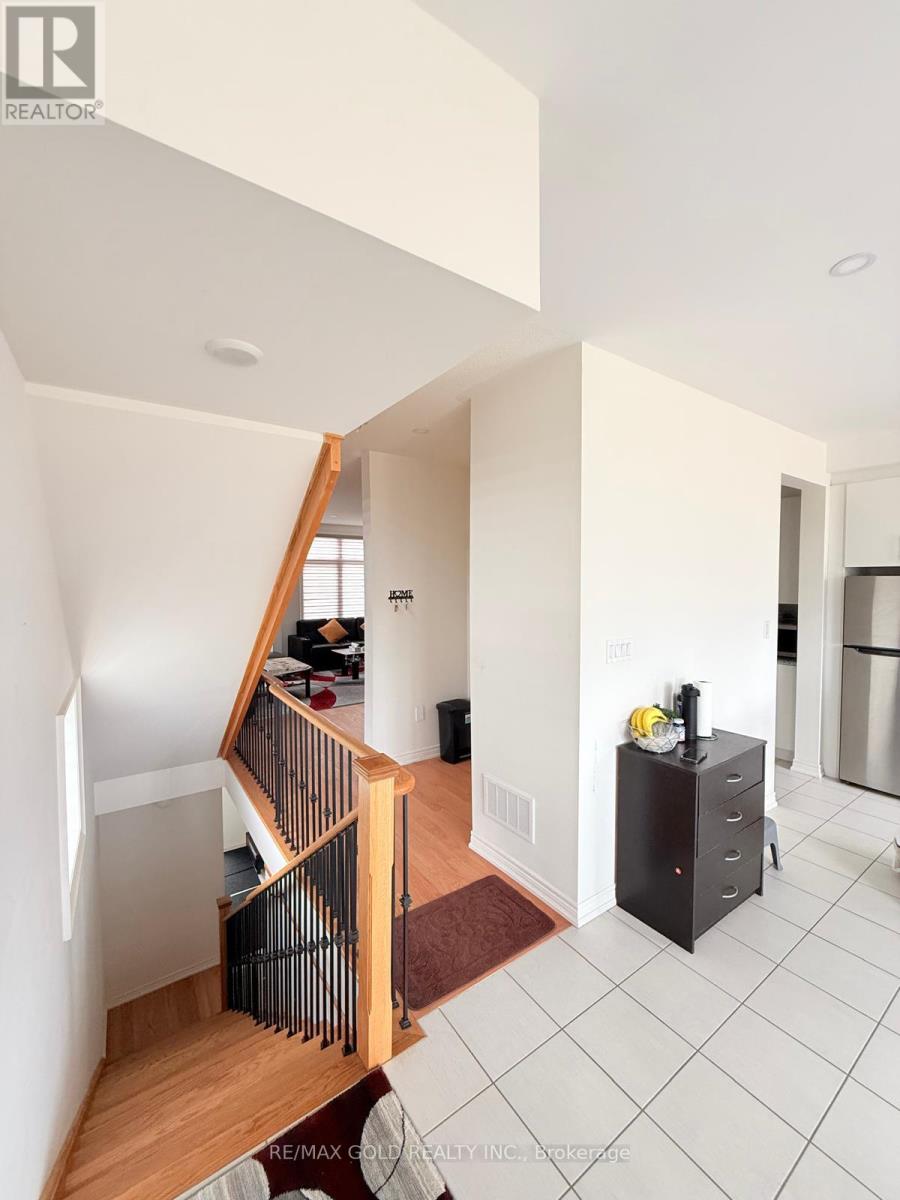 43 Queenpost Drive, Brampton, Ontario  L6Y 6L2 - Photo 29 - W12998022