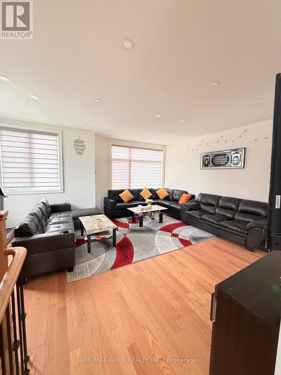 43 Queenpost Drive, Brampton, Ontario  L6Y 6L2 - Photo 40 - W12998022