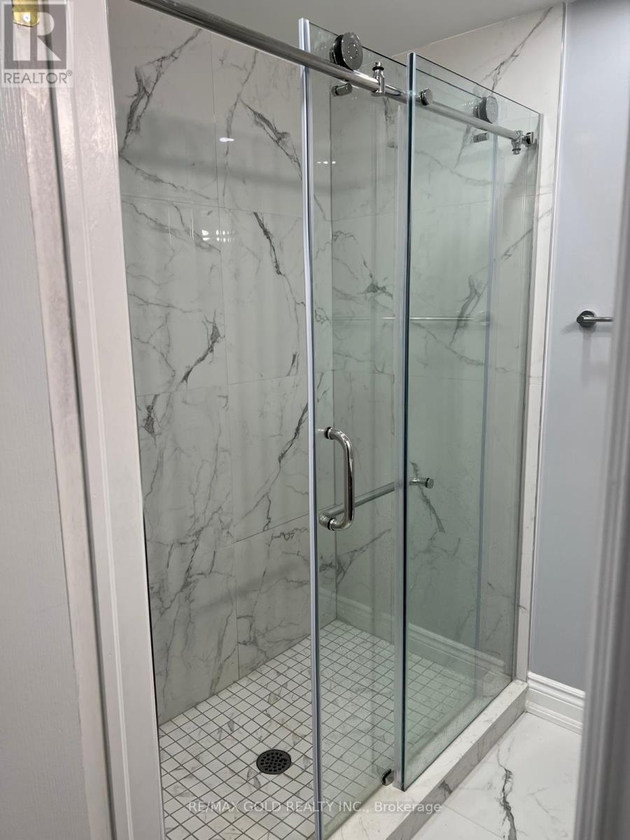 43 Queenpost Drive, Brampton, Ontario  L6Y 6L2 - Photo 44 - W12998022