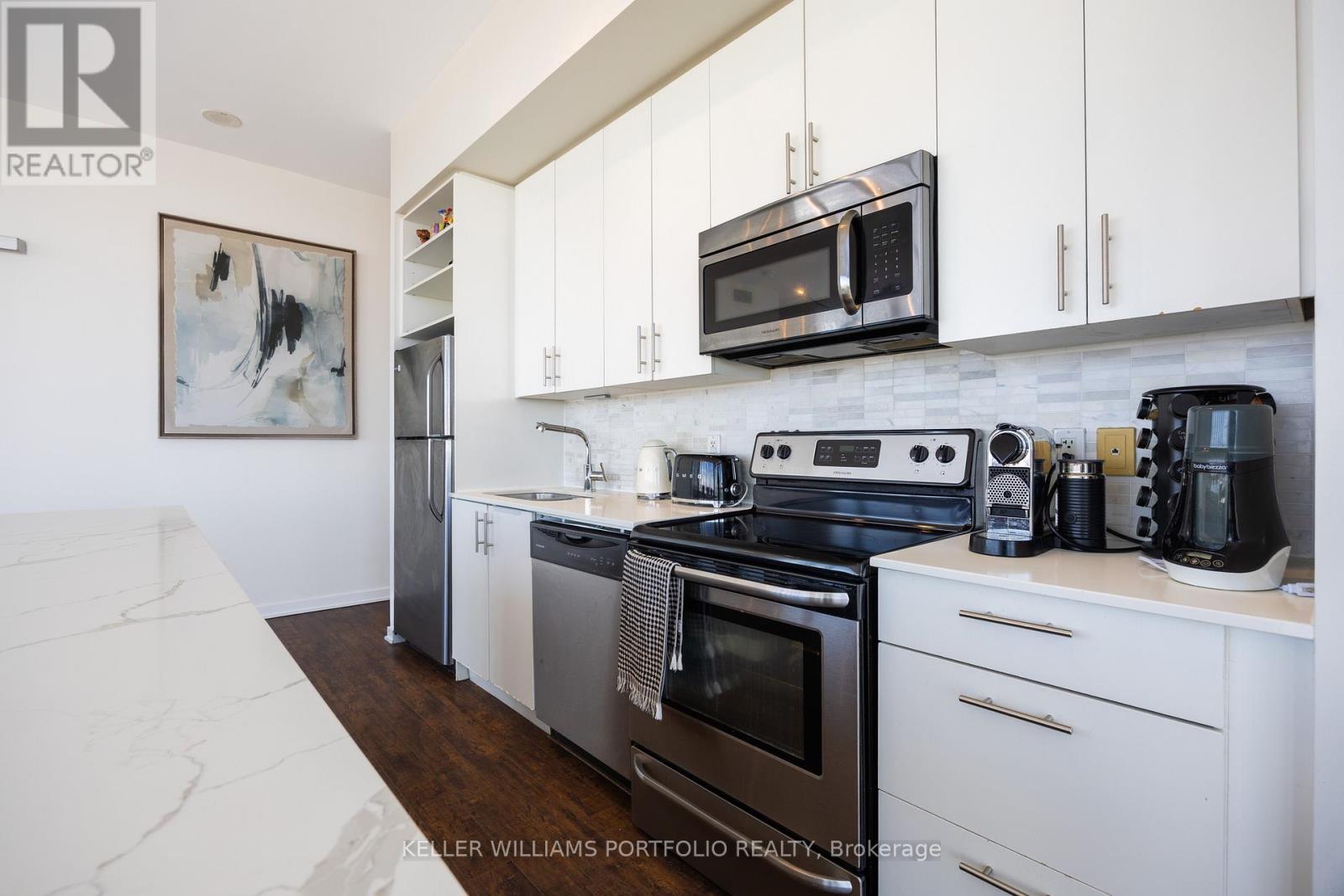 3410 - 105 The Queensway Avenue, Toronto, Ontario M6S 5B5 - Photo 14 - W12998036