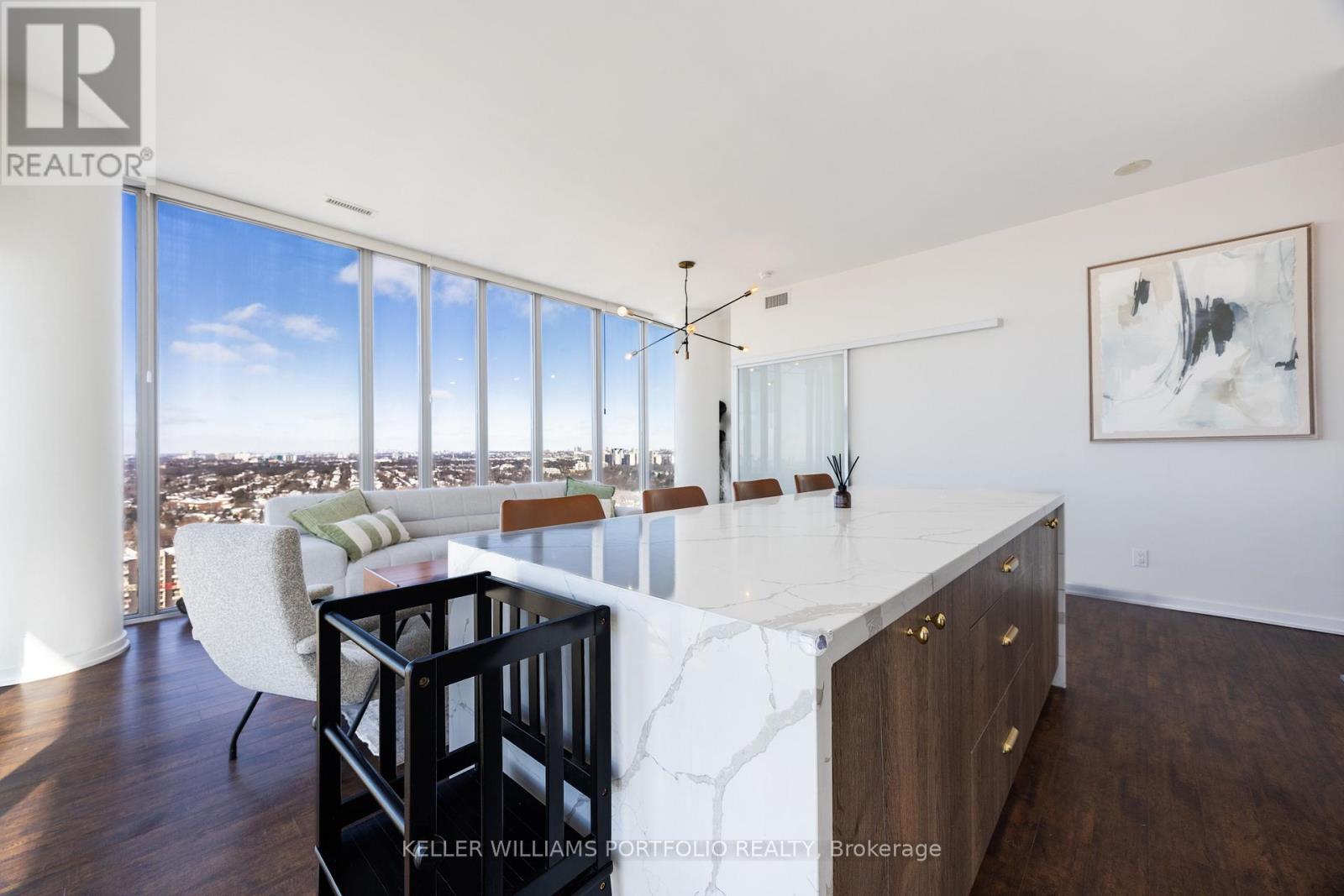 3410 - 105 The Queensway Avenue, Toronto, Ontario M6S 5B5 - Photo 17 - W12998036