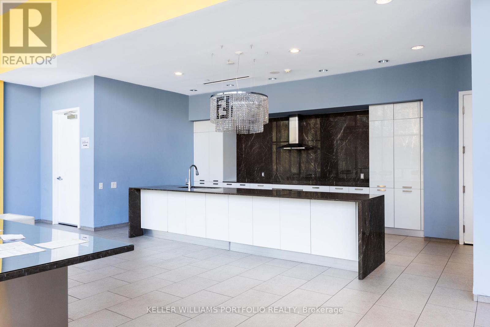 3410 - 105 The Queensway Avenue, Toronto, Ontario M6S 5B5 - Photo 26 - W12998036