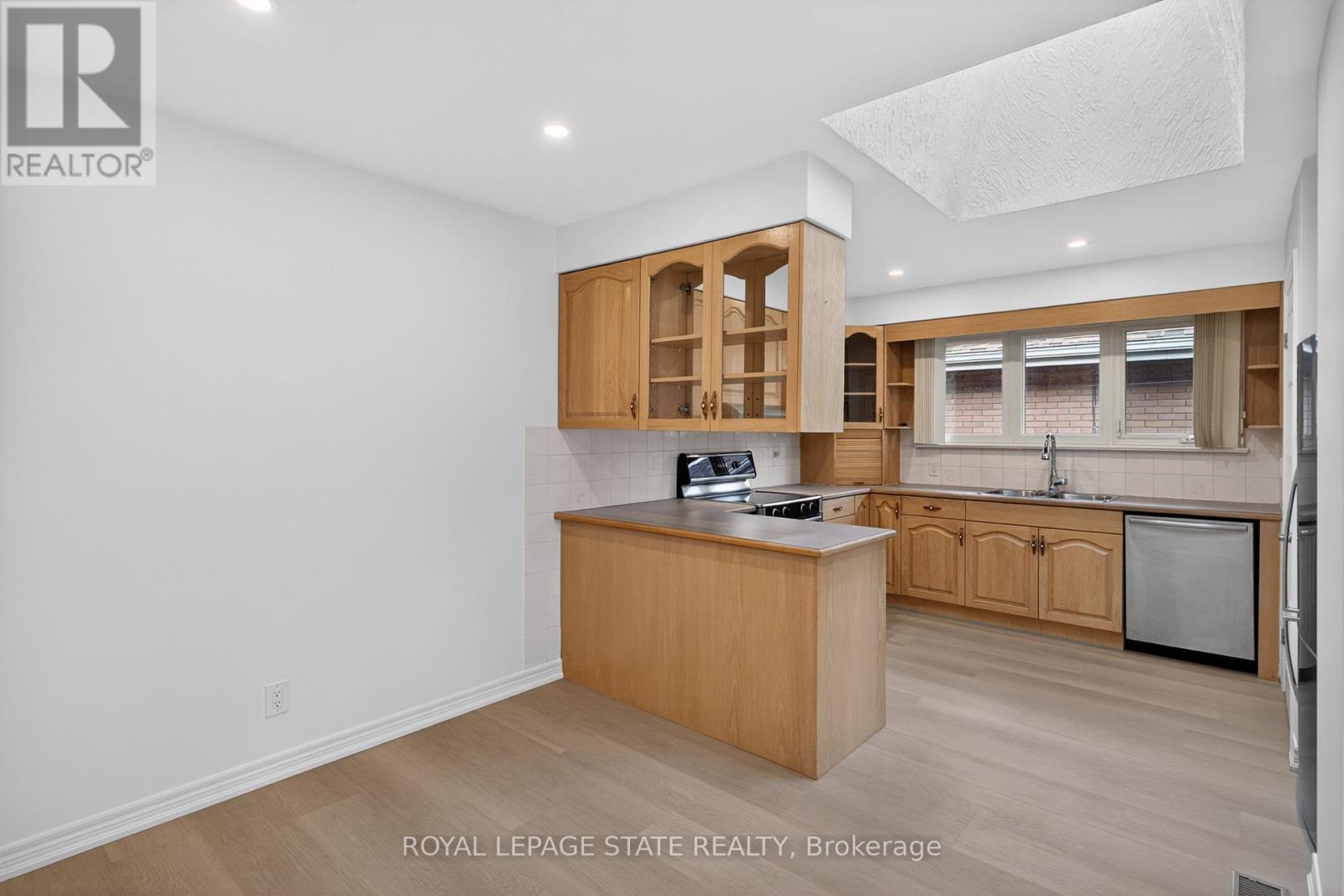 188 Tuxedo Avenue S, Hamilton, Ontario  L8K 2S4 - Photo 11 - X12997900