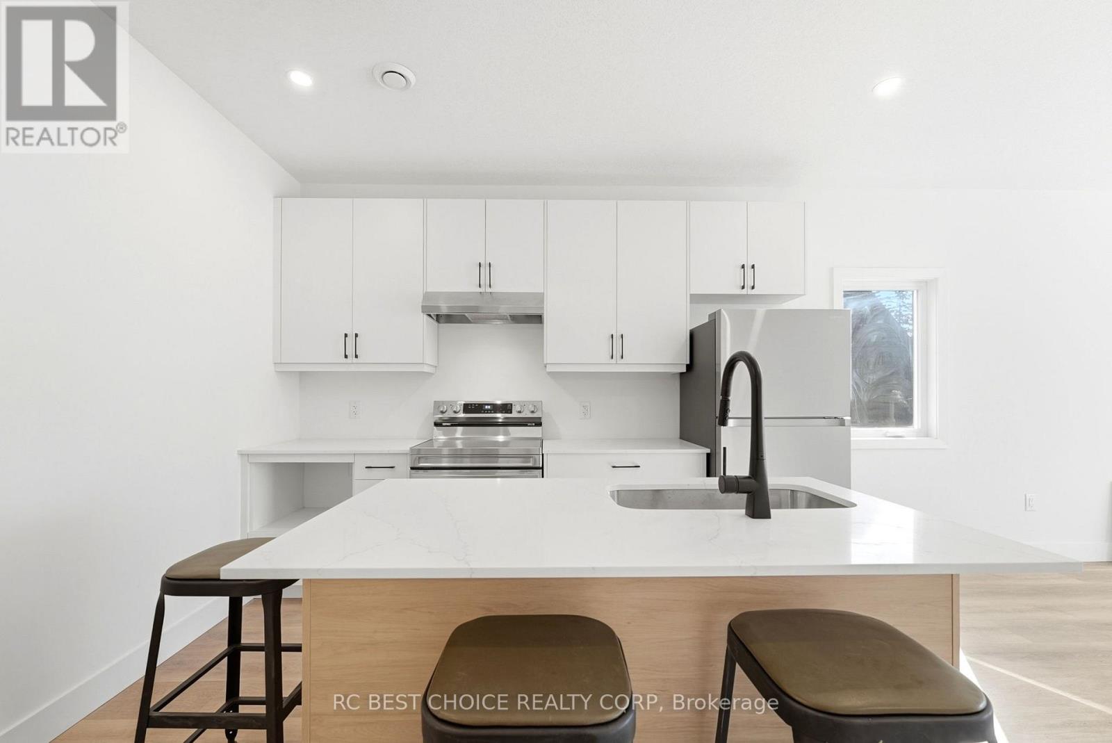 108 Briscoe Street E, London South, Ontario  N6C 1X2 - Photo 14 - X12997936