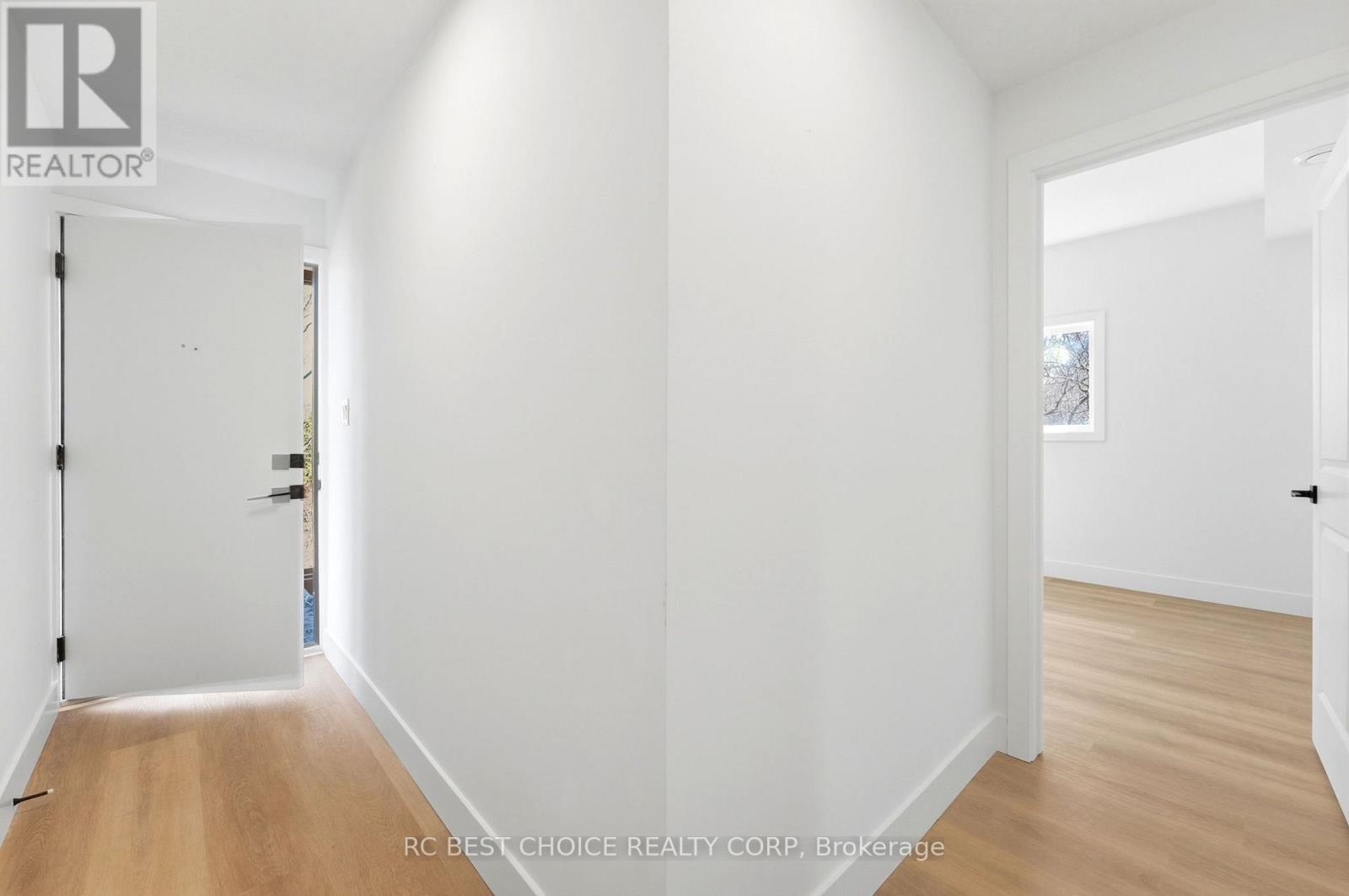 108 Briscoe Street E, London South, Ontario  N6C 1X2 - Photo 5 - X12997936