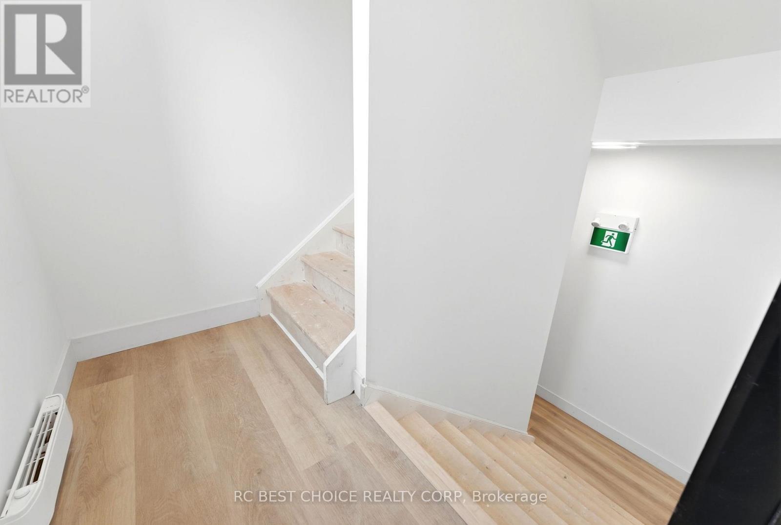 108 Briscoe Street E, London South, Ontario  N6C 1X2 - Photo 6 - X12997936