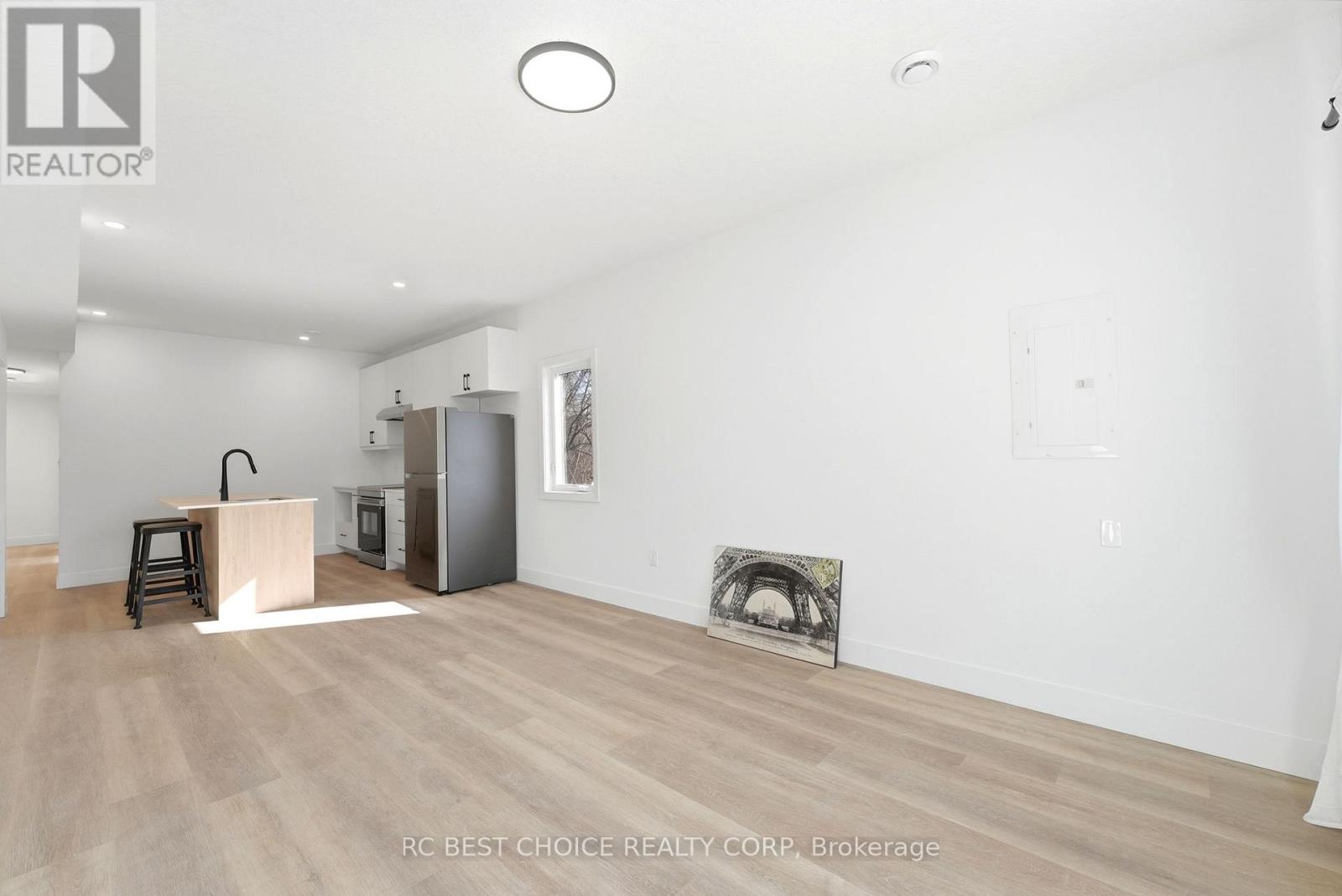 108 Briscoe Street E, London South, Ontario  N6C 1X2 - Photo 7 - X12997936