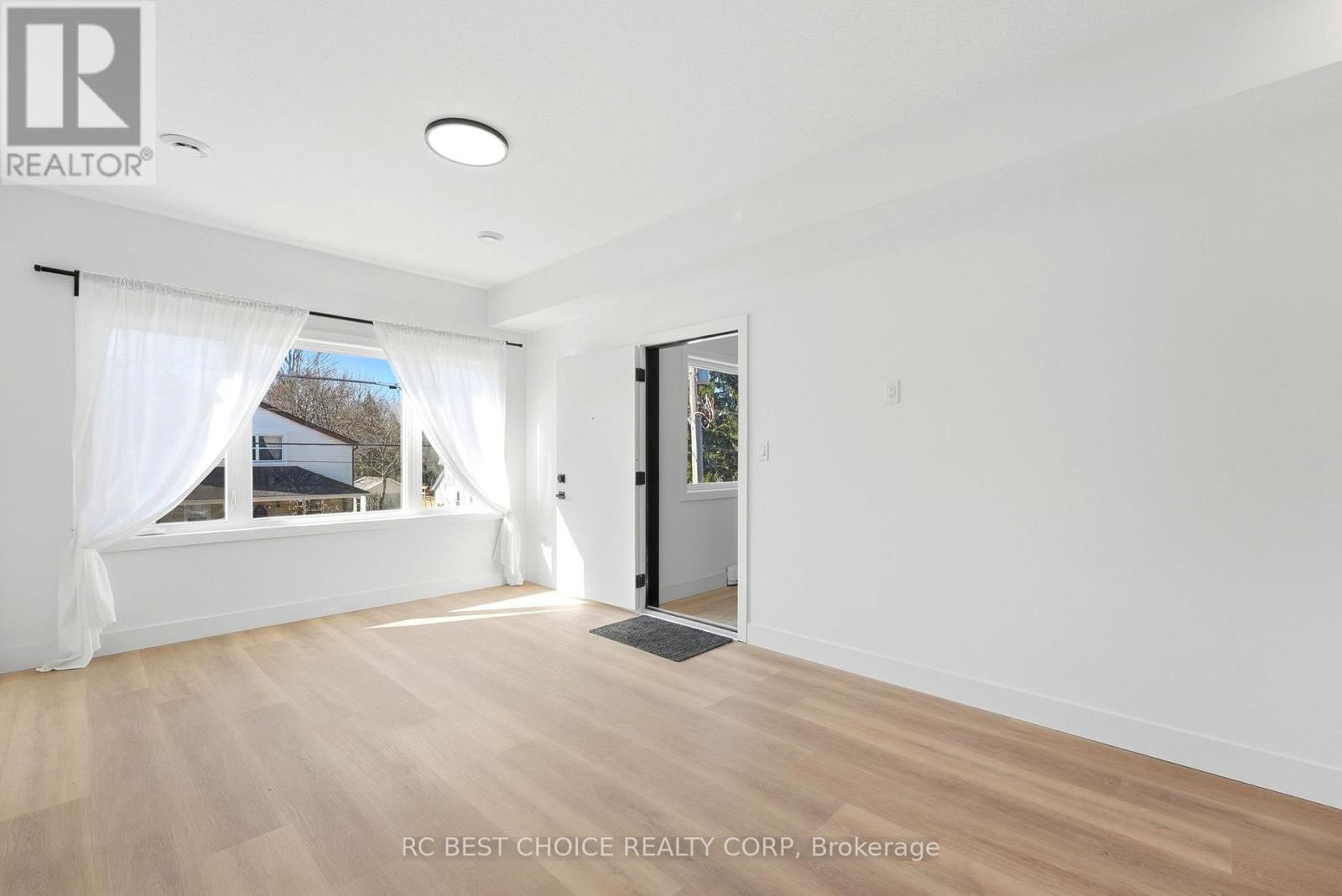 108 Briscoe Street E, London South, Ontario  N6C 1X2 - Photo 9 - X12997936