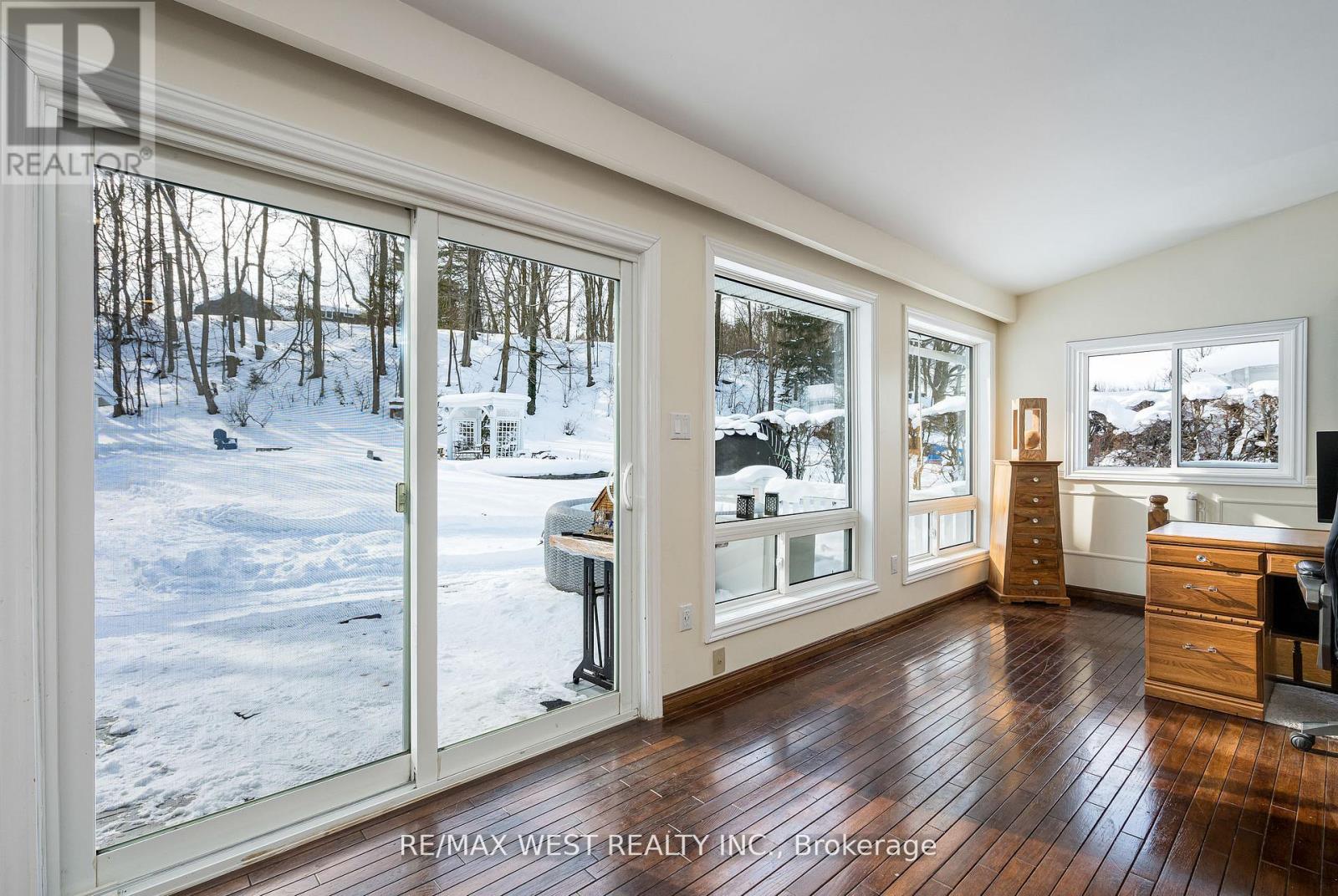 25 Edwin Street W, Meaford, Ontario  N4L 1E4 - Photo 5 - X12997954