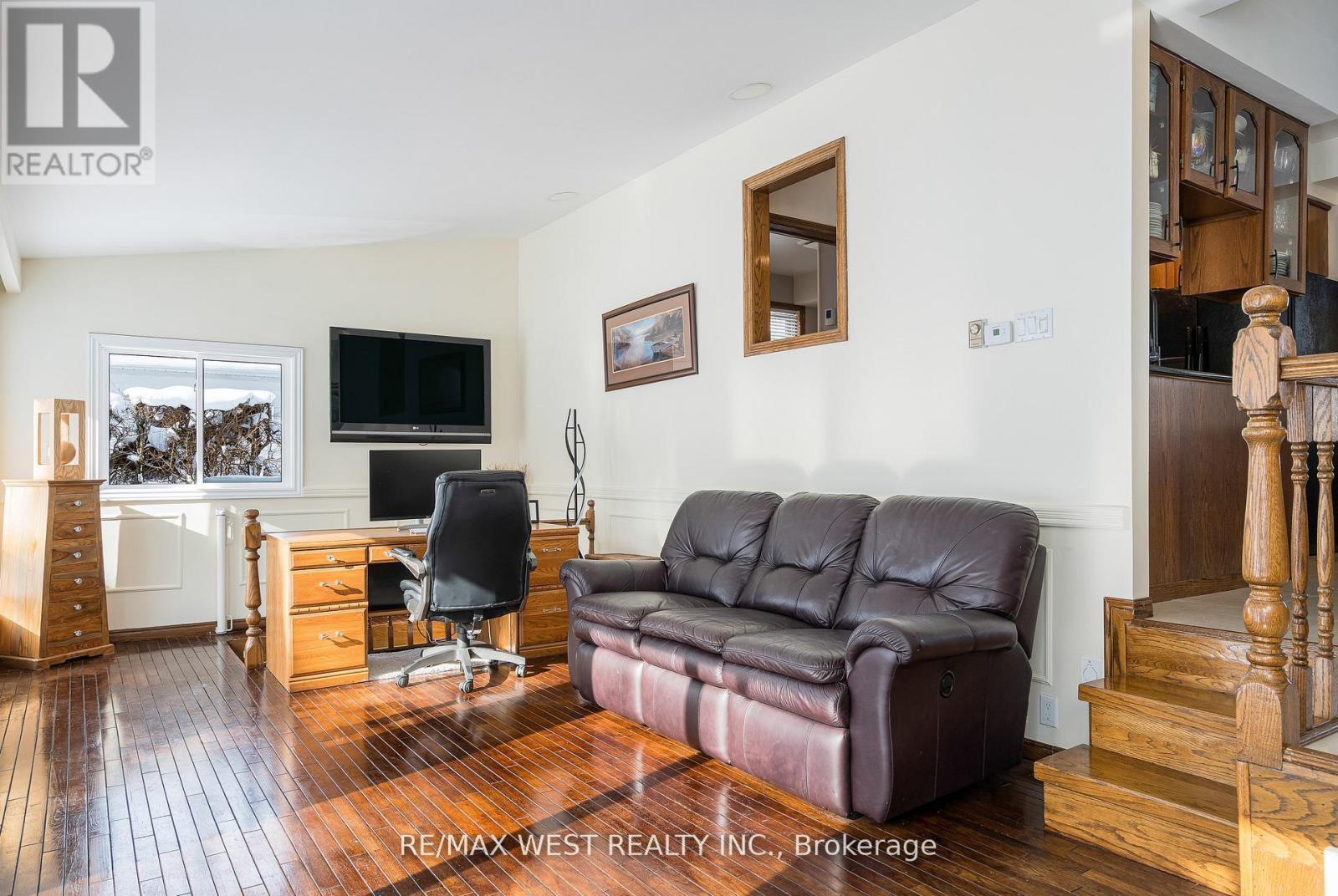 25 Edwin Street W, Meaford, Ontario  N4L 1E4 - Photo 6 - X12997954
