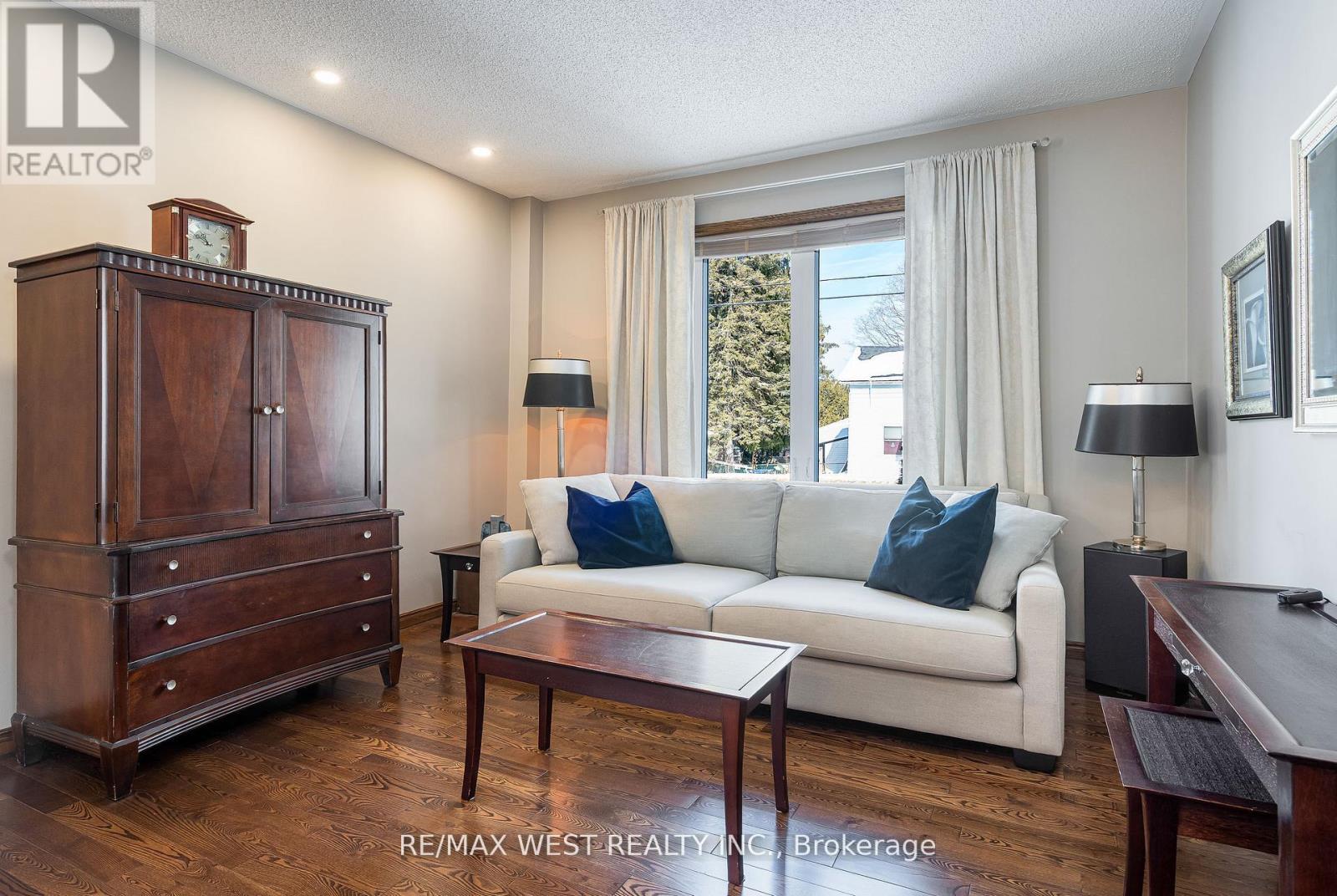 25 Edwin Street W, Meaford, Ontario  N4L 1E4 - Photo 7 - X12997954