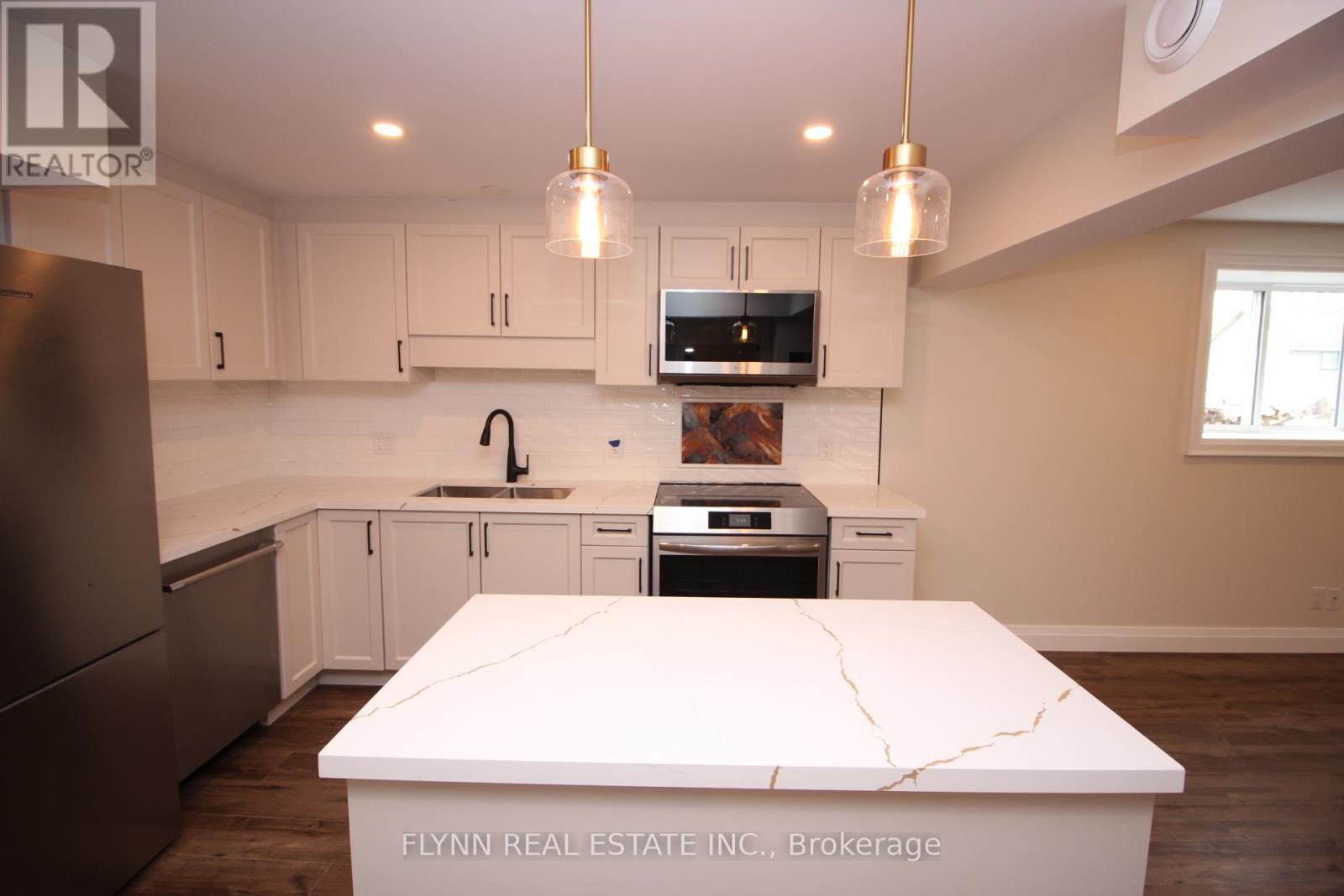 2 - 3008 Young Avenue, Fort Erie, Ontario  L0S 1N0 - Photo 5 - X12998090