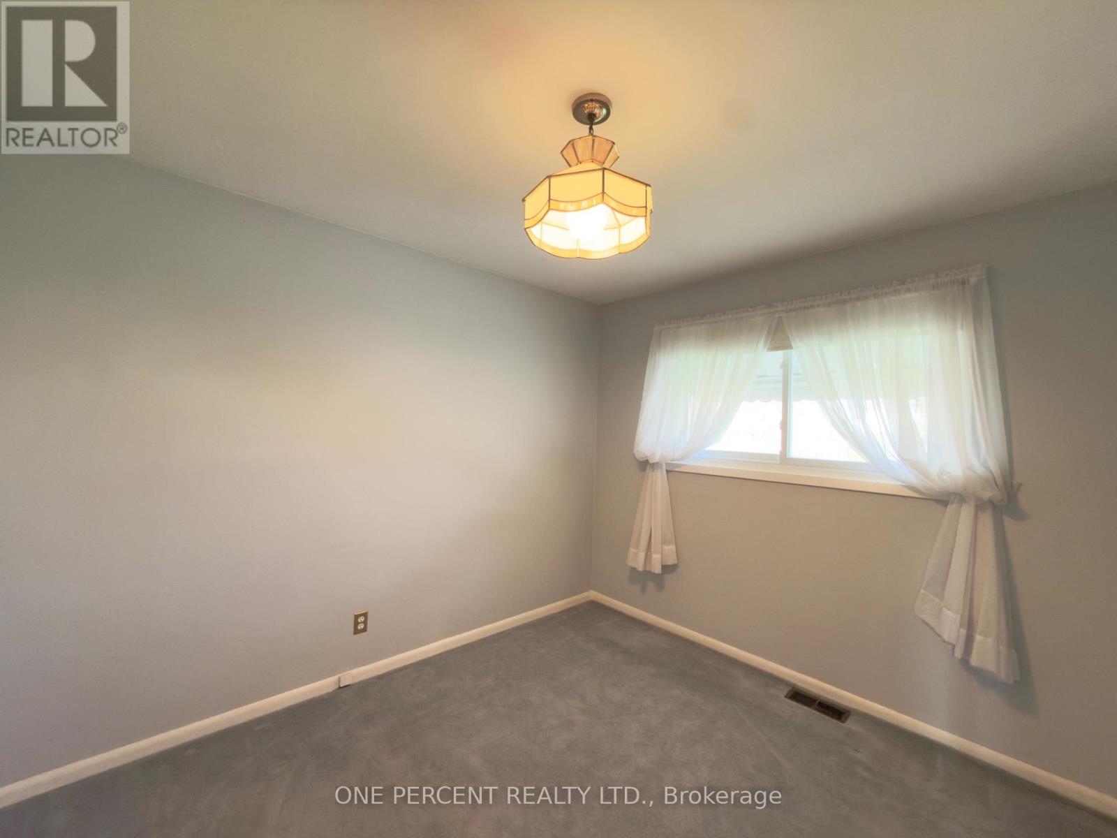 8800 Champlain Drive, Niagara Falls, Ontario  L2G 6Y6 - Photo 15 - X12998106