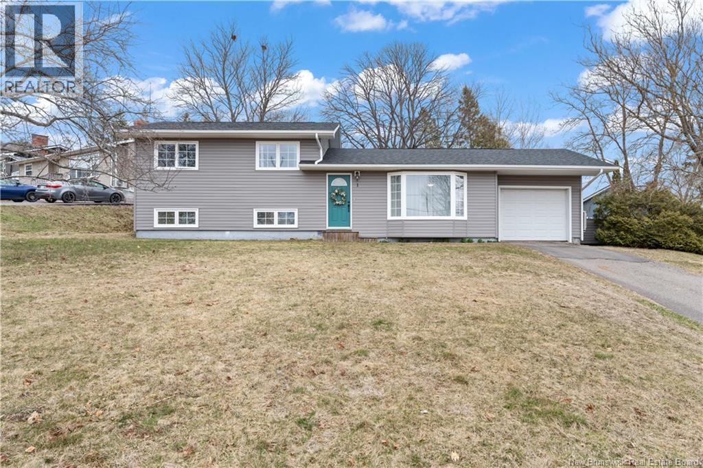 1 Broadview Avenue, Sussex, New Brunswick  E4E 1B9 - Photo 1 - NB137046
