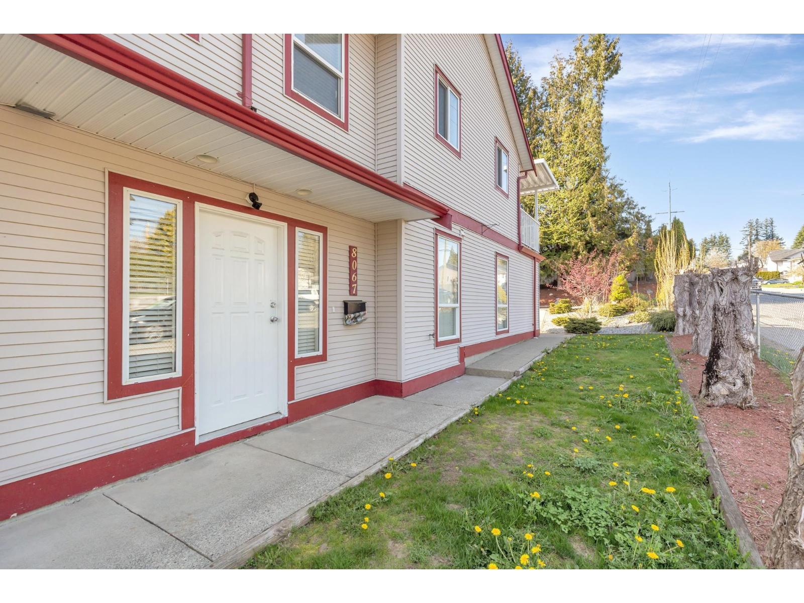 8067 Cedar Street, Mission, British Columbia  V2V 3N2 - Photo 3 - R3110597