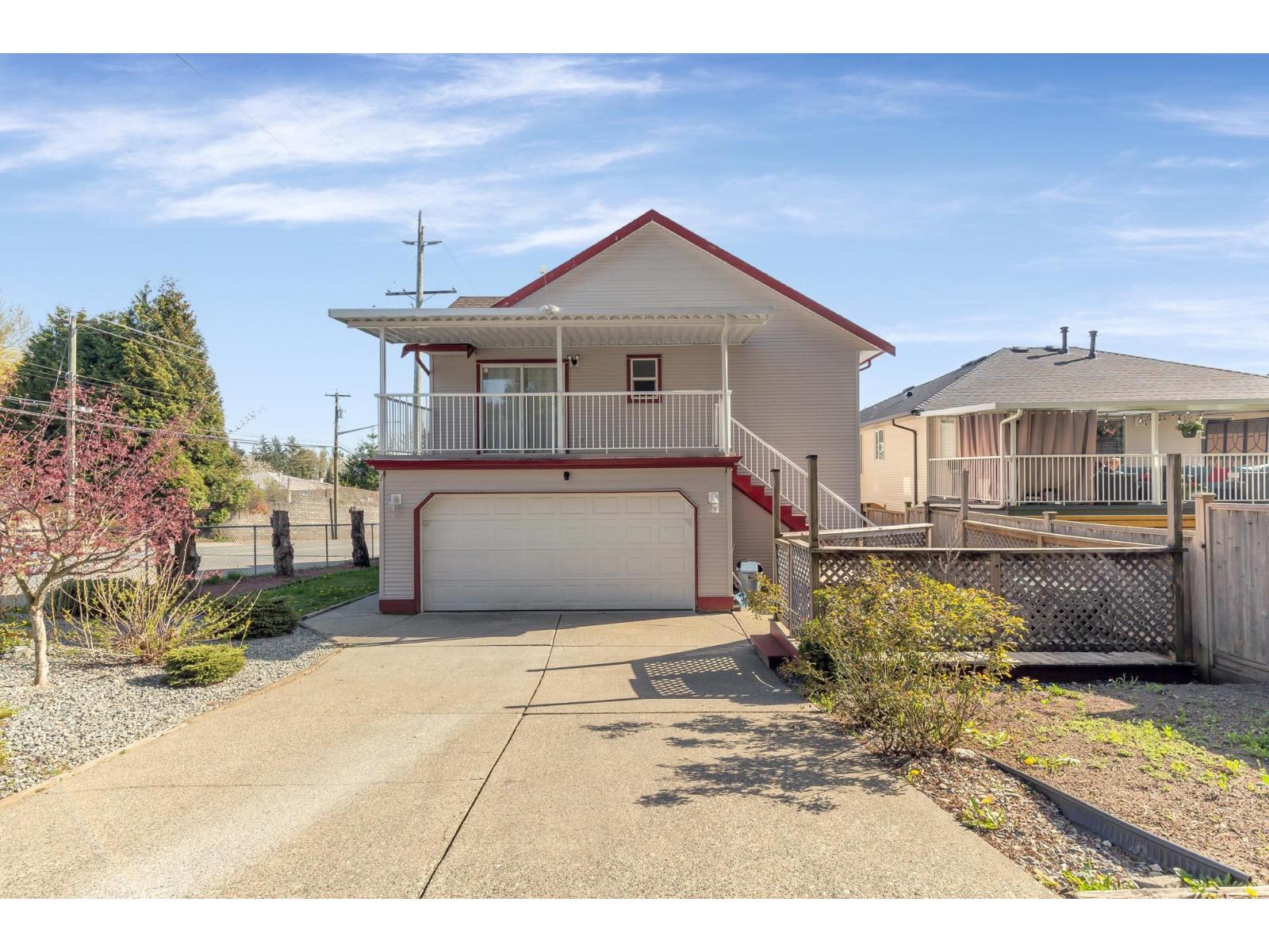 8067 Cedar Street, Mission, British Columbia  V2V 3N2 - Photo 4 - R3110597