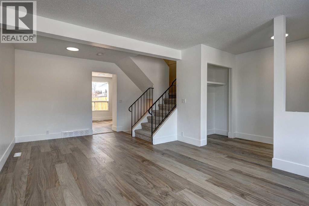 53b Fonda Green Se, Calgary, Alberta  T2A 5S4 - Photo 5 - A2299210