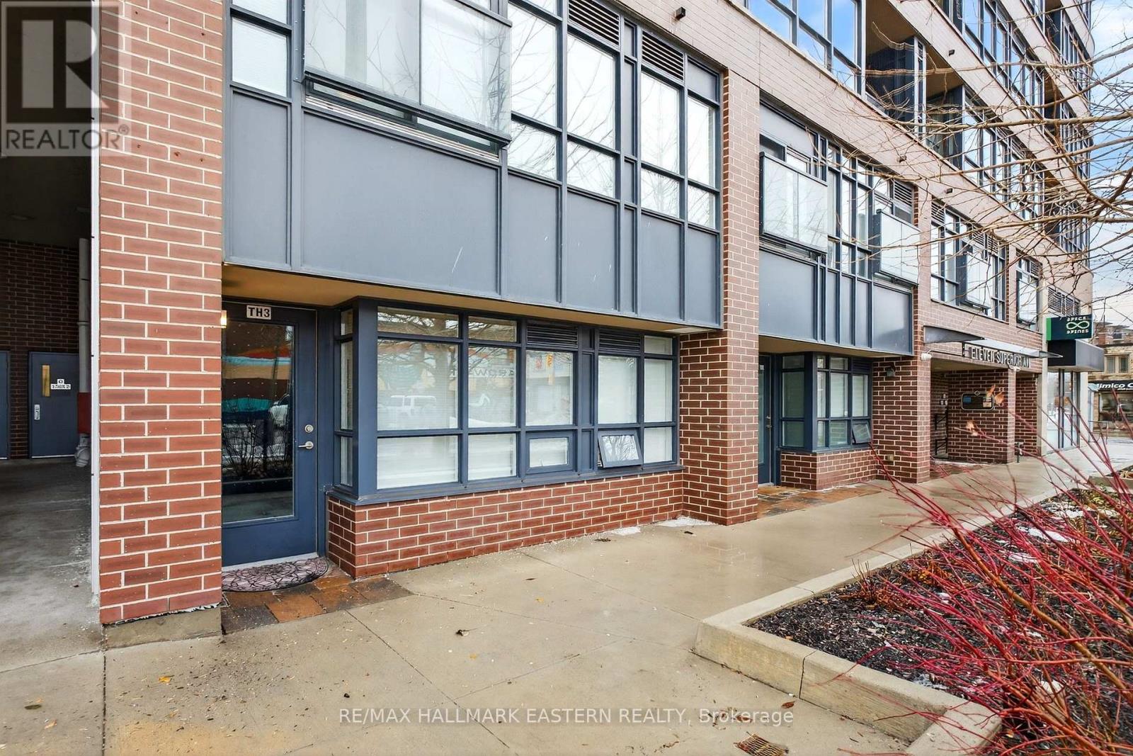 Th3 - 11 Superior Avenue, Toronto, Ontario M8V 0A7 - Photo 4 - W12995476