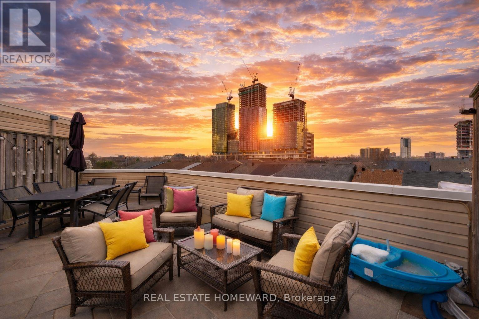 14 FAIRHEAD MEWS, Toronto, Ontario