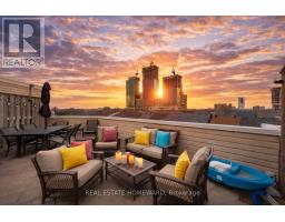 14 FAIRHEAD MEWS, Toronto, Ontario