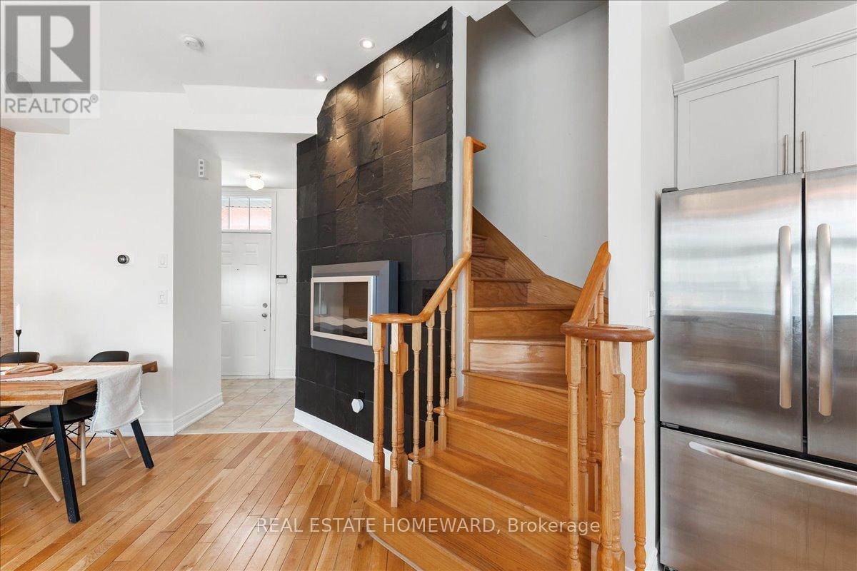 14 Fairhead Mews, Toronto, Ontario  M4E 3Y4 - Photo 17 - E12959282