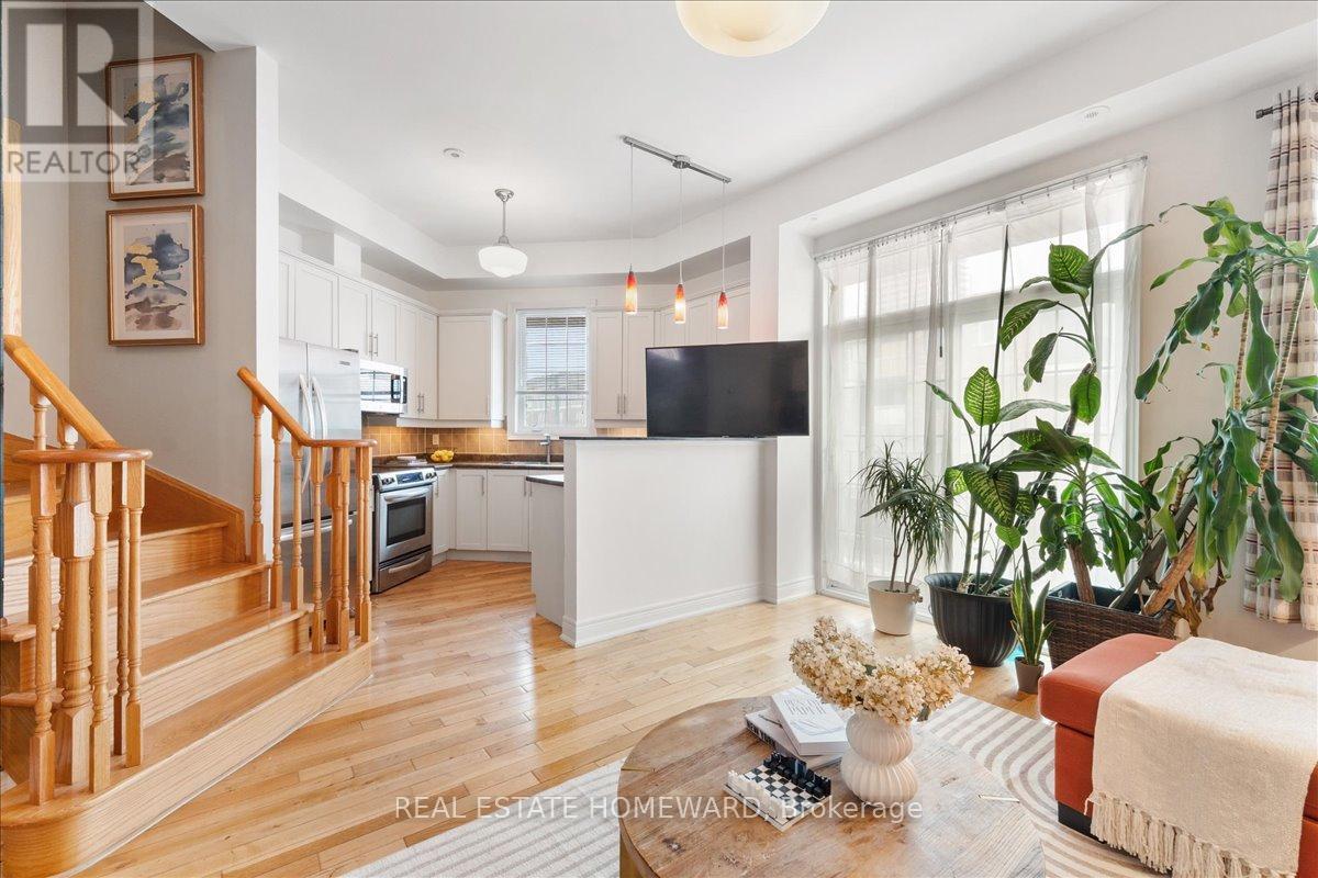 14 Fairhead Mews, Toronto, Ontario  M4E 3Y4 - Photo 12 - E12959282