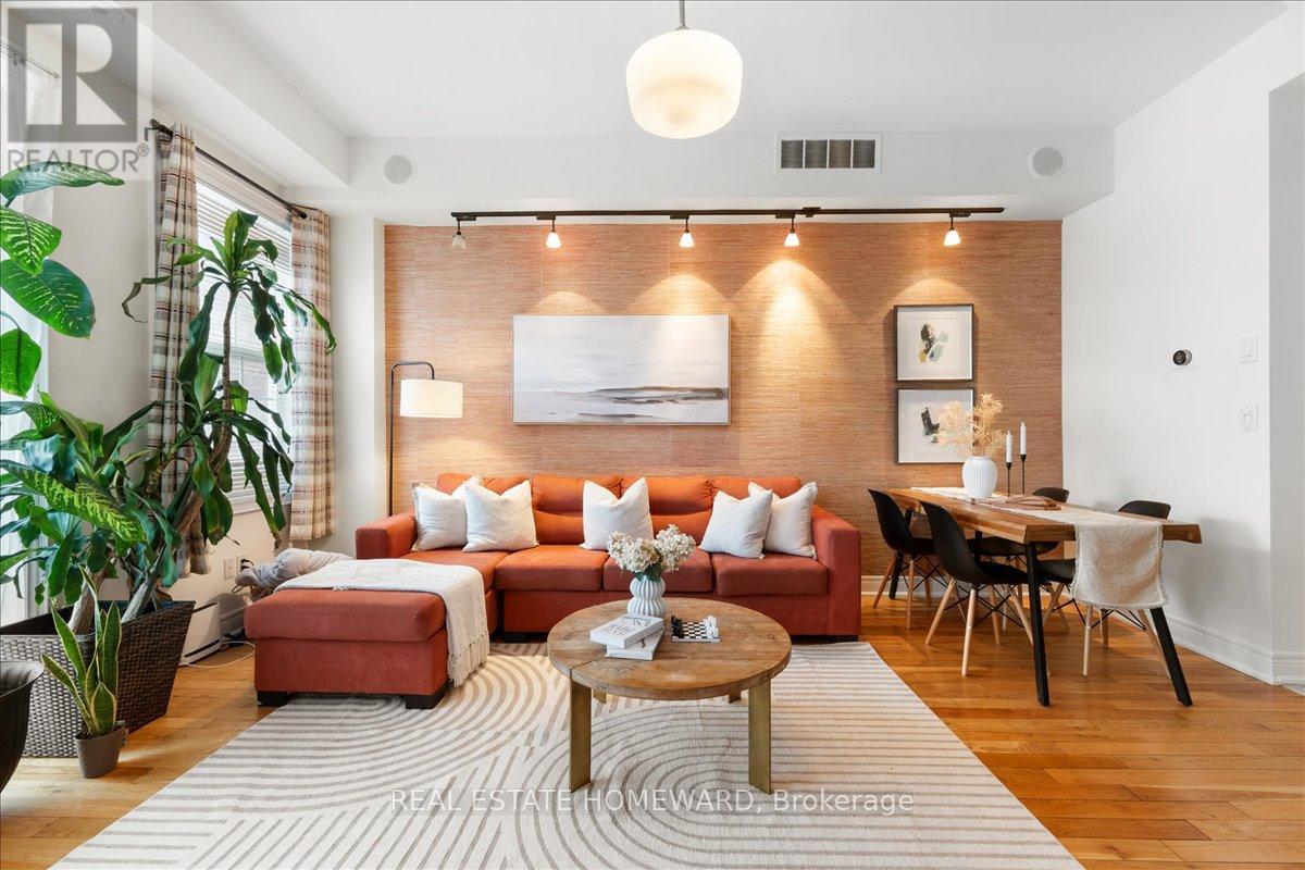 14 Fairhead Mews, Toronto, Ontario  M4E 3Y4 - Photo 7 - E12959282