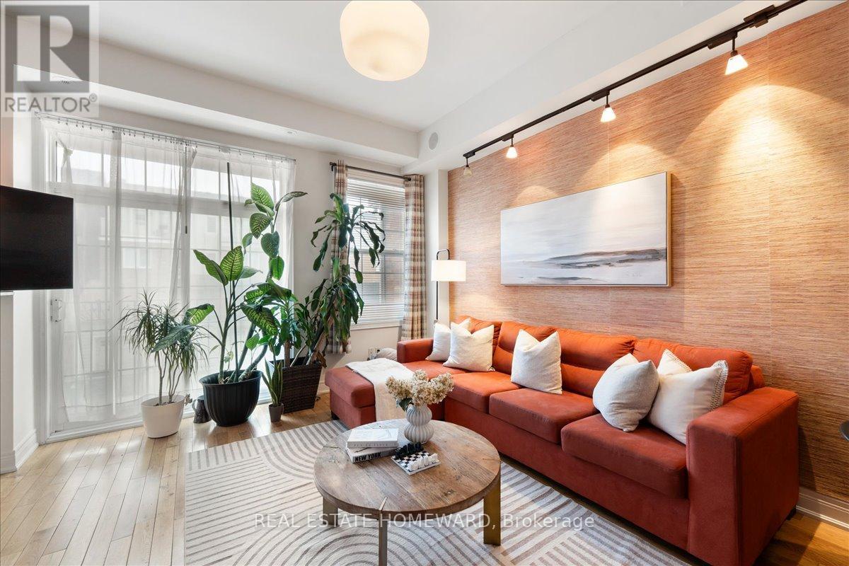 14 Fairhead Mews, Toronto, Ontario  M4E 3Y4 - Photo 9 - E12959282