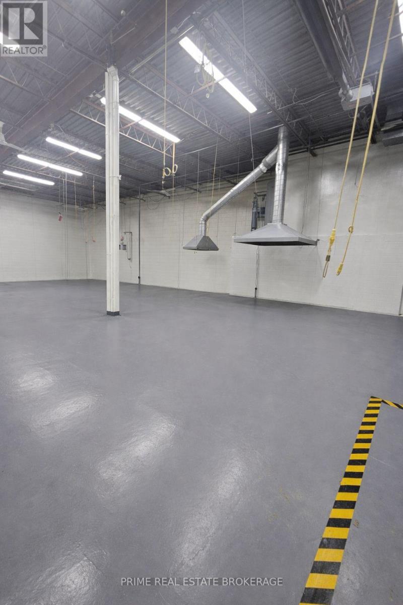 159 Stronach Crescent, London East, Ontario  N5V 3G5 - Photo 11 - X12392837