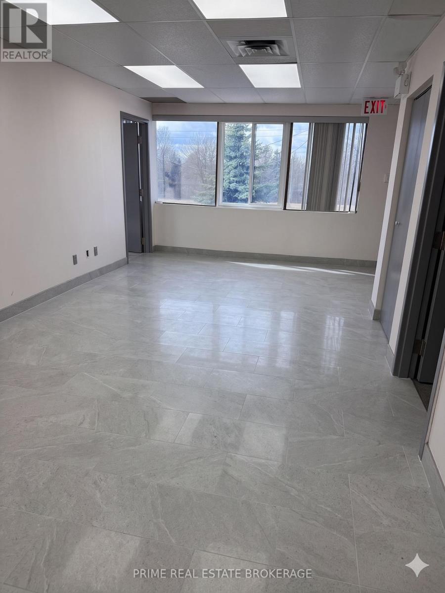 159 Stronach Crescent, London East, Ontario  N5V 3G5 - Photo 3 - X12392837