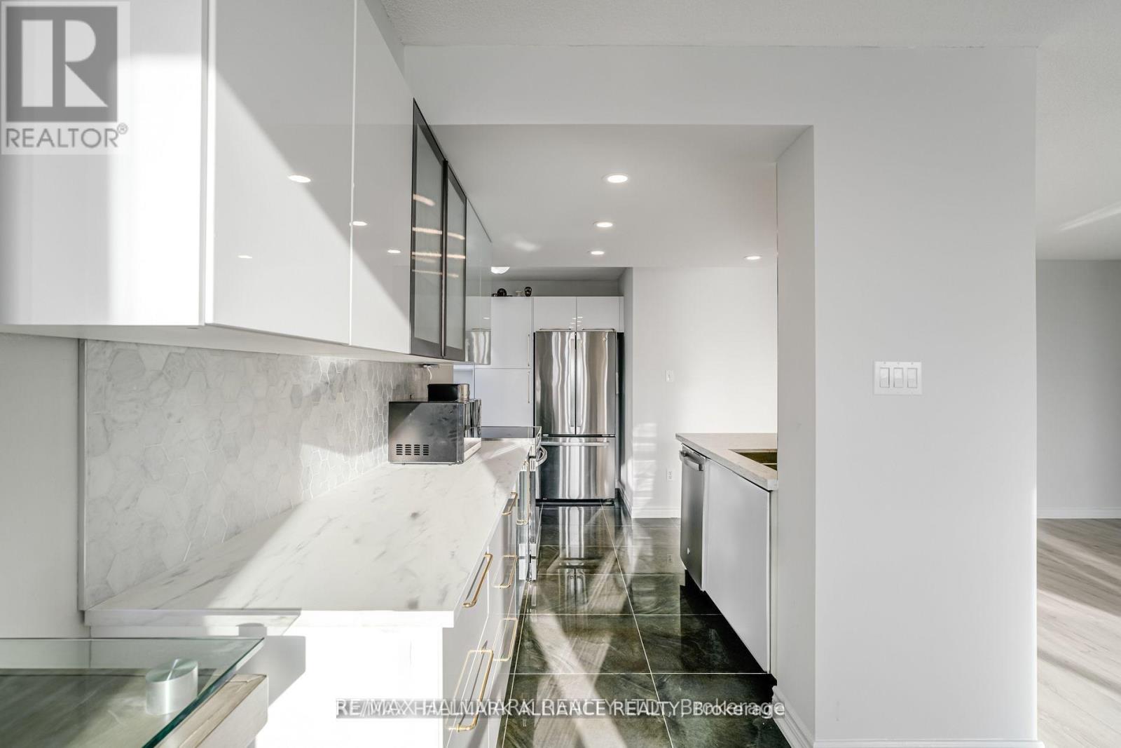 307 - 30 Malta Avenue, Brampton, Ontario  L6Y 4W6 - Photo 17 - W12802242