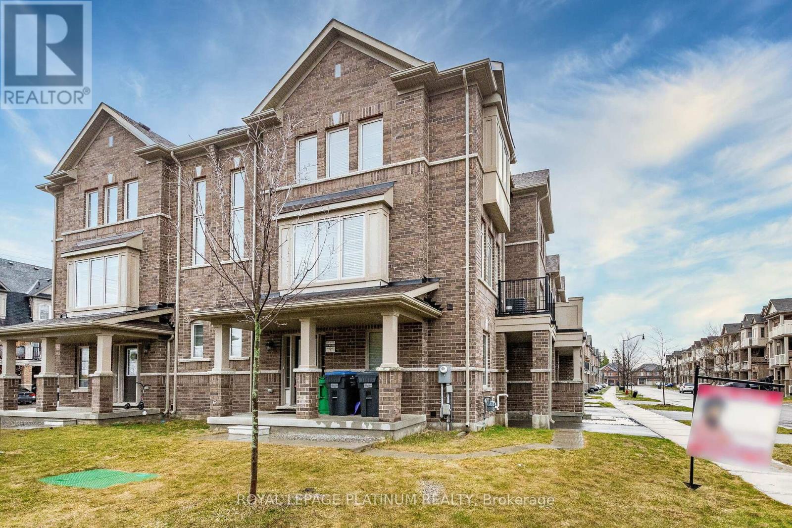 45 Haymarket Drive, Brampton, Ontario  L7A 5C1 - Photo 3 - W12983006