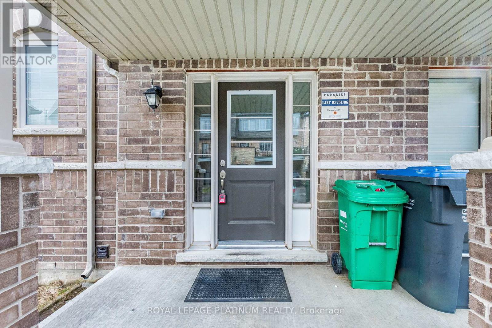 45 Haymarket Drive, Brampton, Ontario  L7A 5C1 - Photo 7 - W12983006