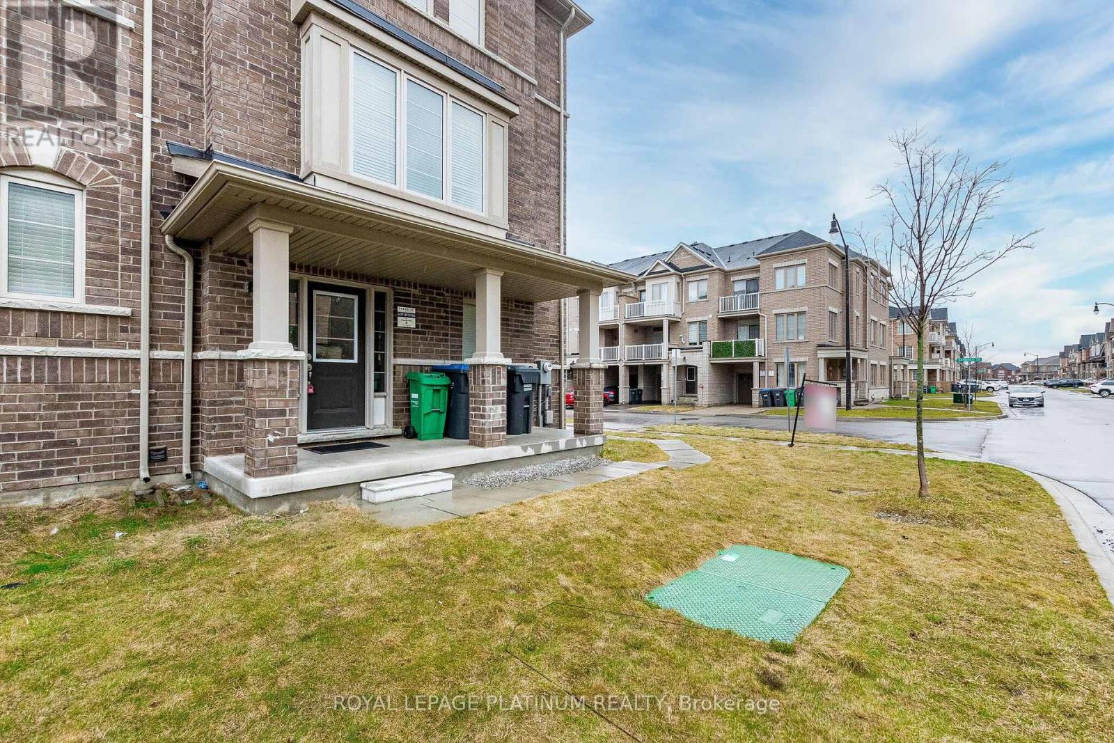 45 Haymarket Drive, Brampton, Ontario  L7A 5C1 - Photo 5 - W12983006