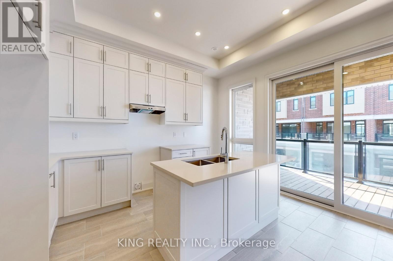 3320 Taha Gardens, Oakville, Ontario  L6M 4K1 - Photo 12 - W12995578