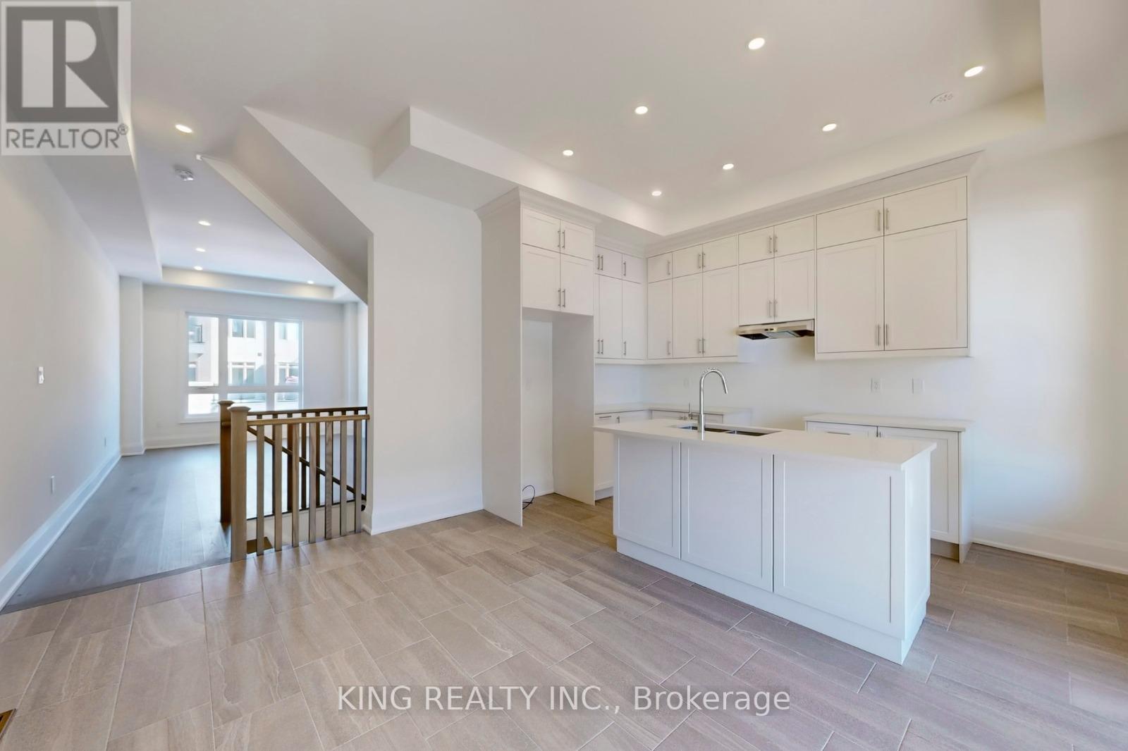 3320 Taha Gardens, Oakville, Ontario  L6M 4K1 - Photo 11 - W12995578