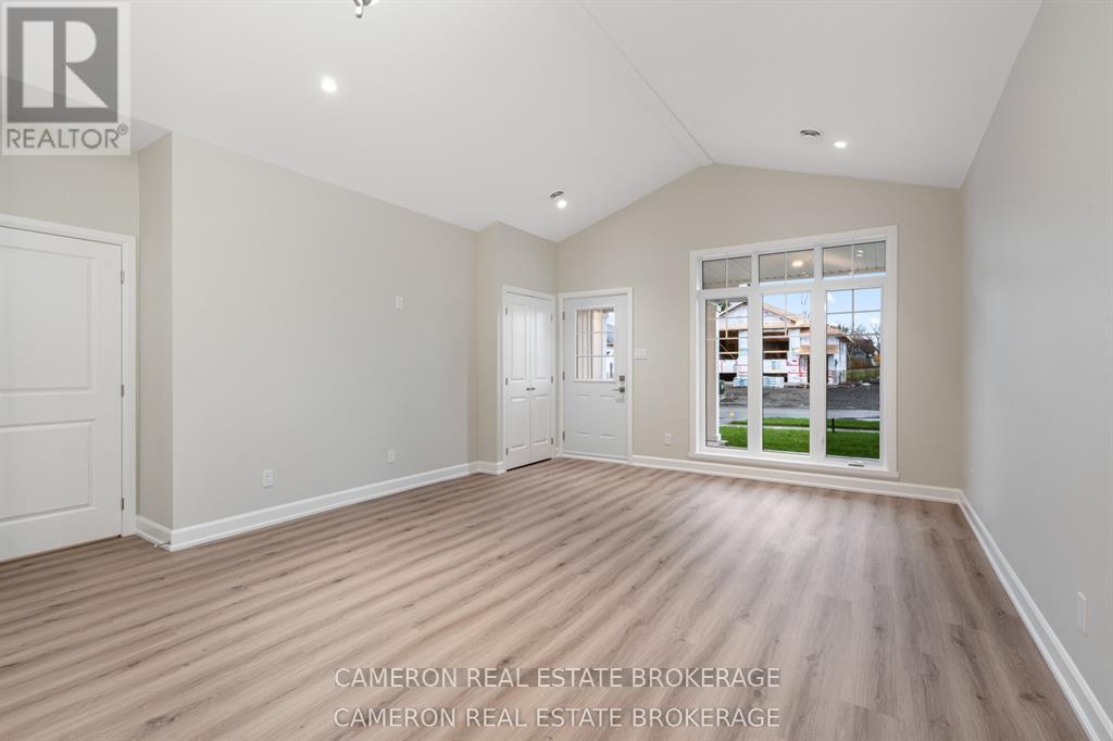 3149 Mauricy Street, Cornwall, Ontario K6K 0A1 - Photo 2 - X12998134