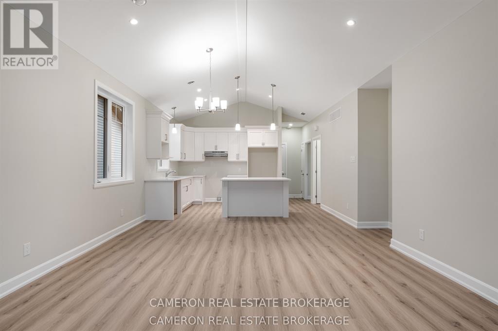 3149 Mauricy Street, Cornwall, Ontario K6K 0A1 - Photo 3 - X12998134