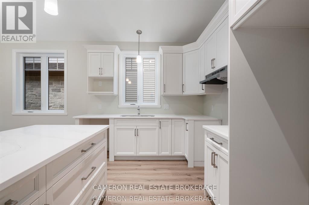 3149 Mauricy Street, Cornwall, Ontario K6K 0A1 - Photo 6 - X12998134