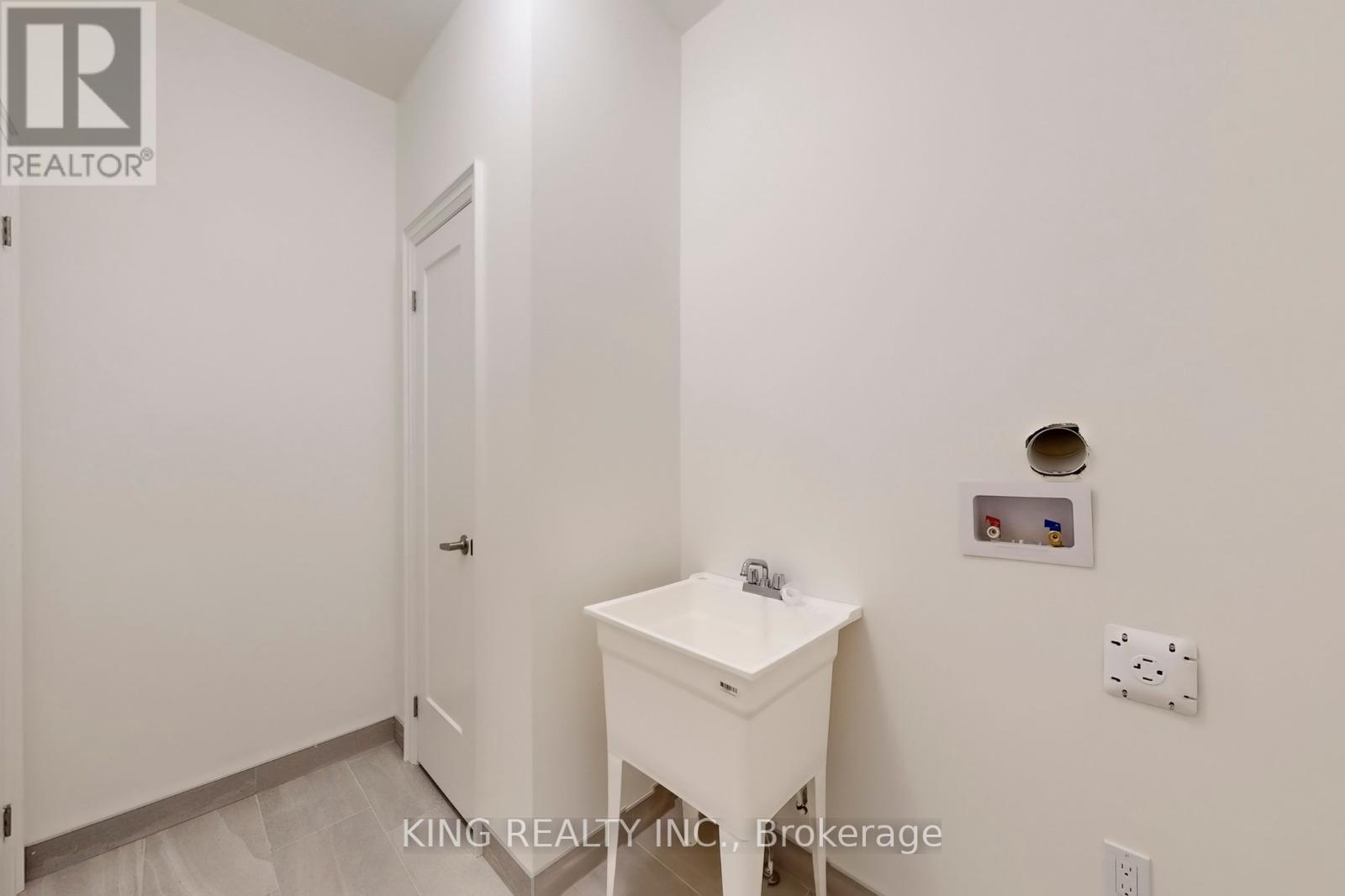 3320 Taha Gardens, Oakville, Ontario  L6M 4K1 - Photo 28 - W12995578