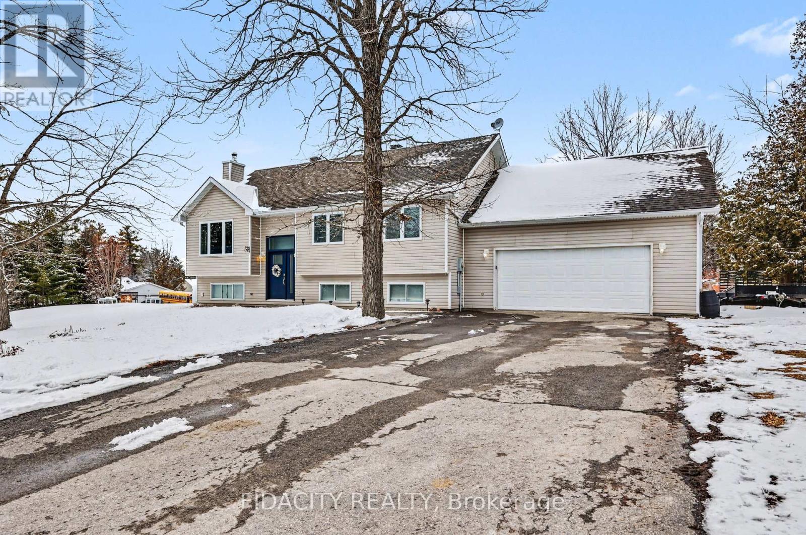 266 Clifford Campbell Street, Ottawa, Ontario  K0A 1X0 - Photo 2 - X12997310