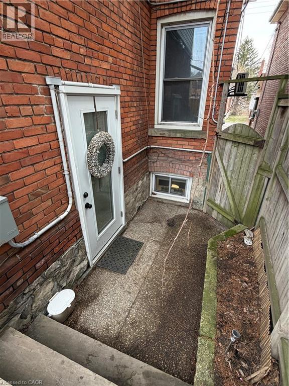 46 Head Street Unit# Lower, Hamilton, Ontario  L8R 1P9 - Photo 2 - 40820258