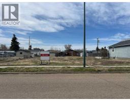 520 2 Street SE, Redcliff, Alberta